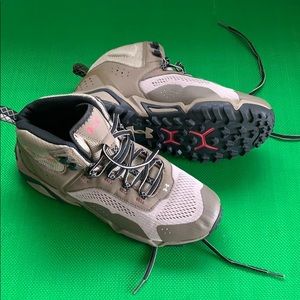 BRAND NEW UNDER ARMOUR HIKING BOOTS